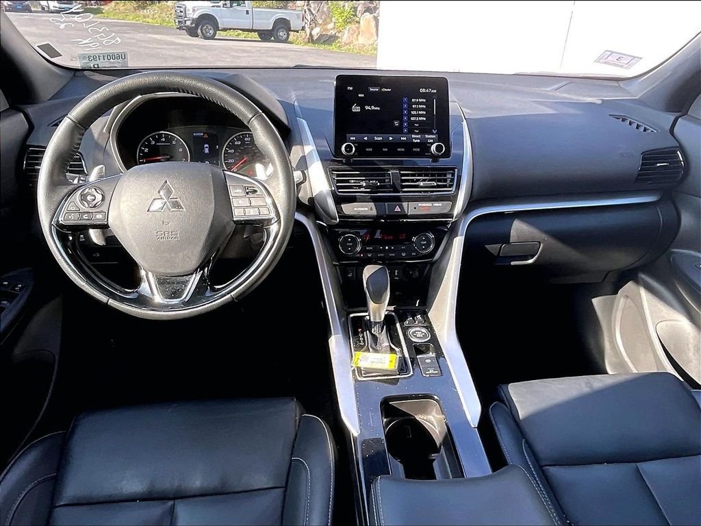 Used 2025 White Mitsubishi SE image 21