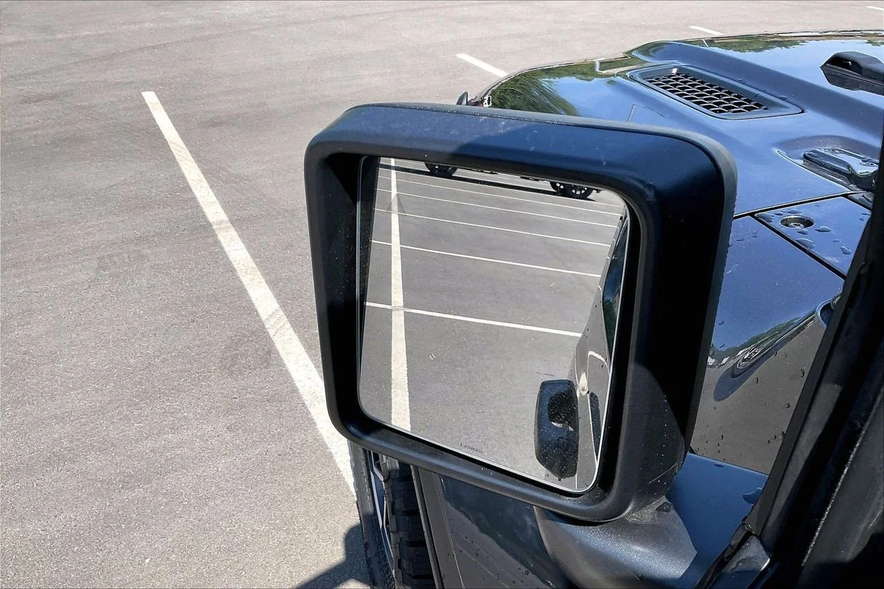 New 2026 Granite Crystal Metallic Clearcoat Jeep Rubicon X image 22