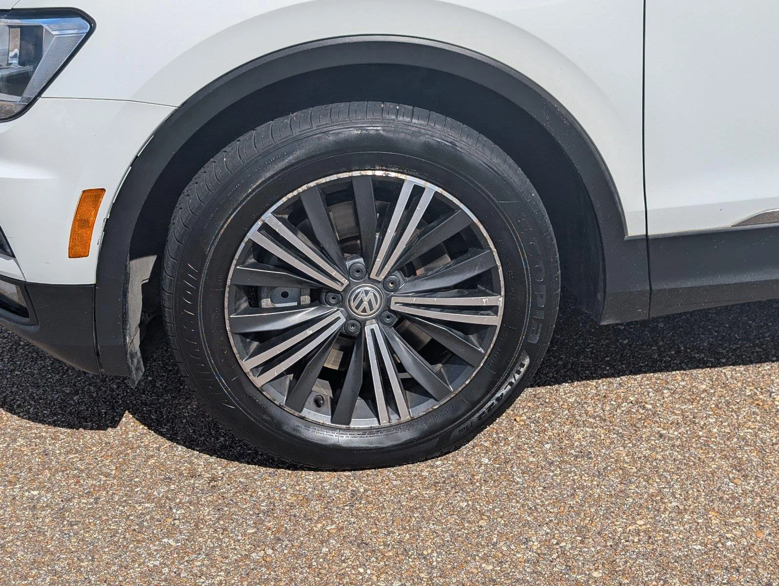 Used 2019 Pure White Volkswagen SEL image 9