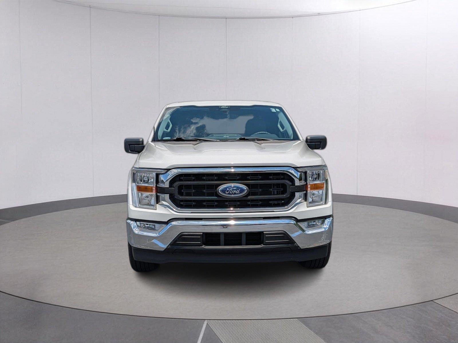 Used 2022 Oxford White Ford XLT image 9