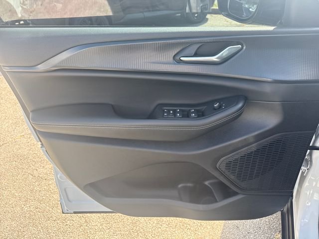 Used 2025 White Jeep Altitude X image 12