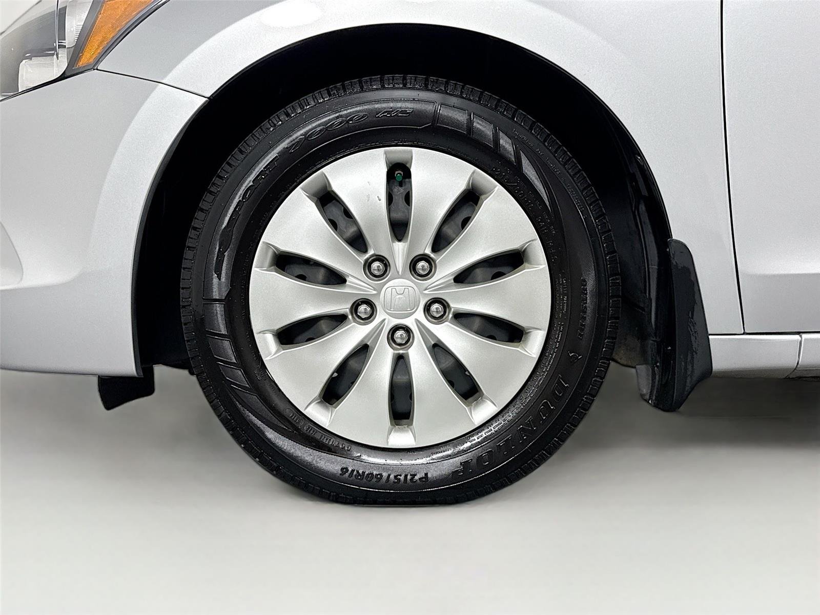 Used 2009 Alabaster Silver Metallic Honda LX image 38