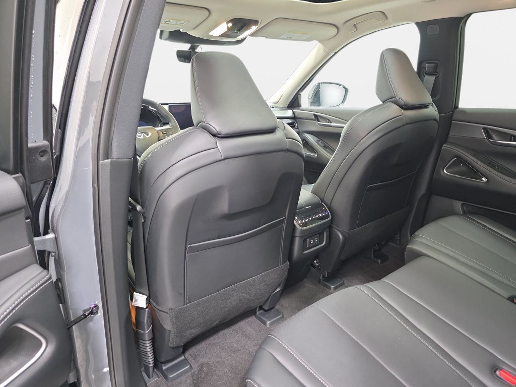 Certified Used 2027 Harbor Gray INFINITI LUXE image 10