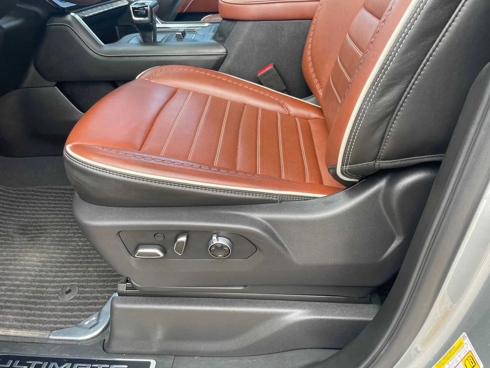 Used 2024 Gray GMC Denali Ultimate Crew Cab image 15