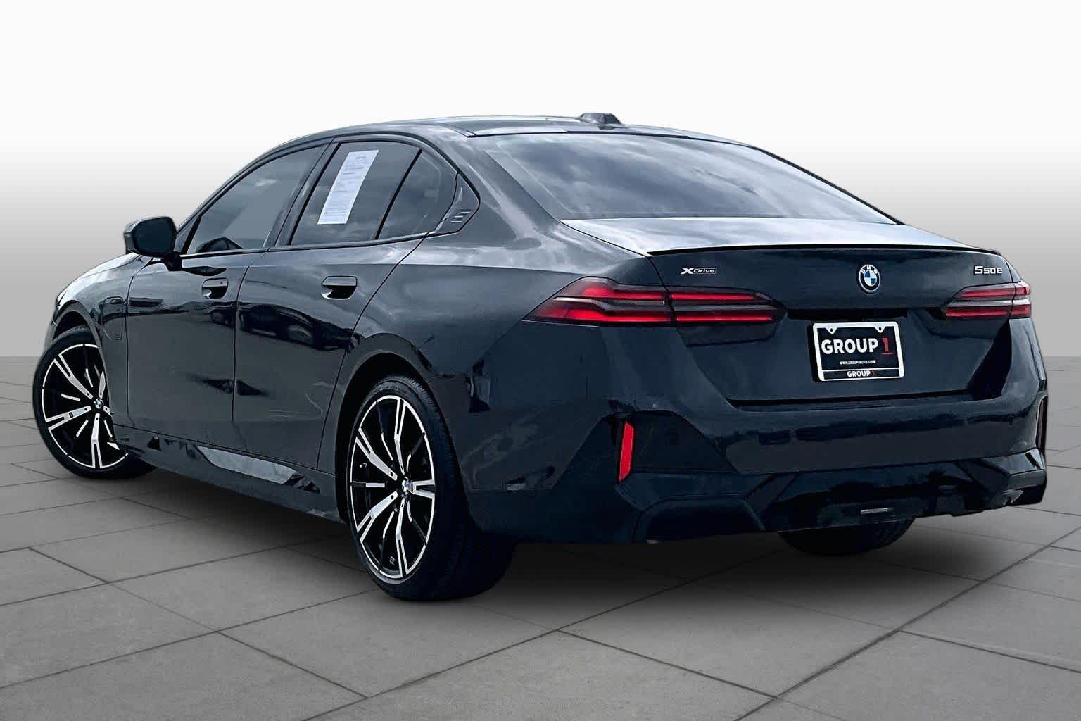 Used 2026 Dark Graphite Metallic BMW 550e xDrive image 11