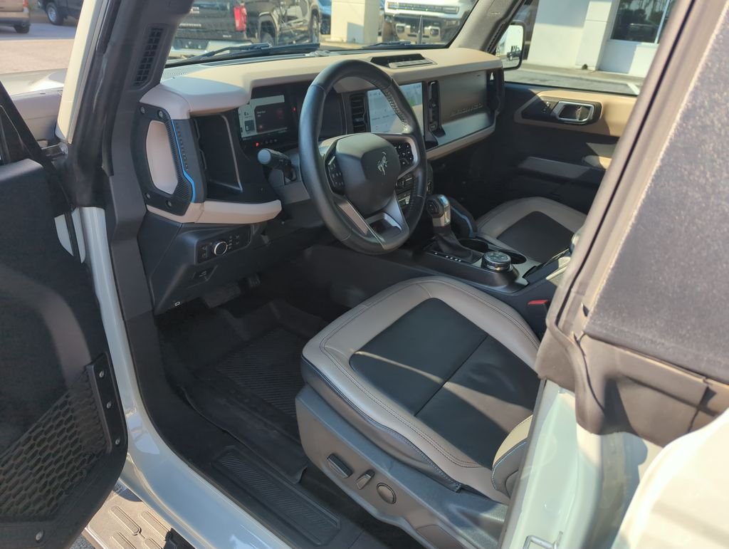 Used 2022 Green Ford Wildtrak image 10