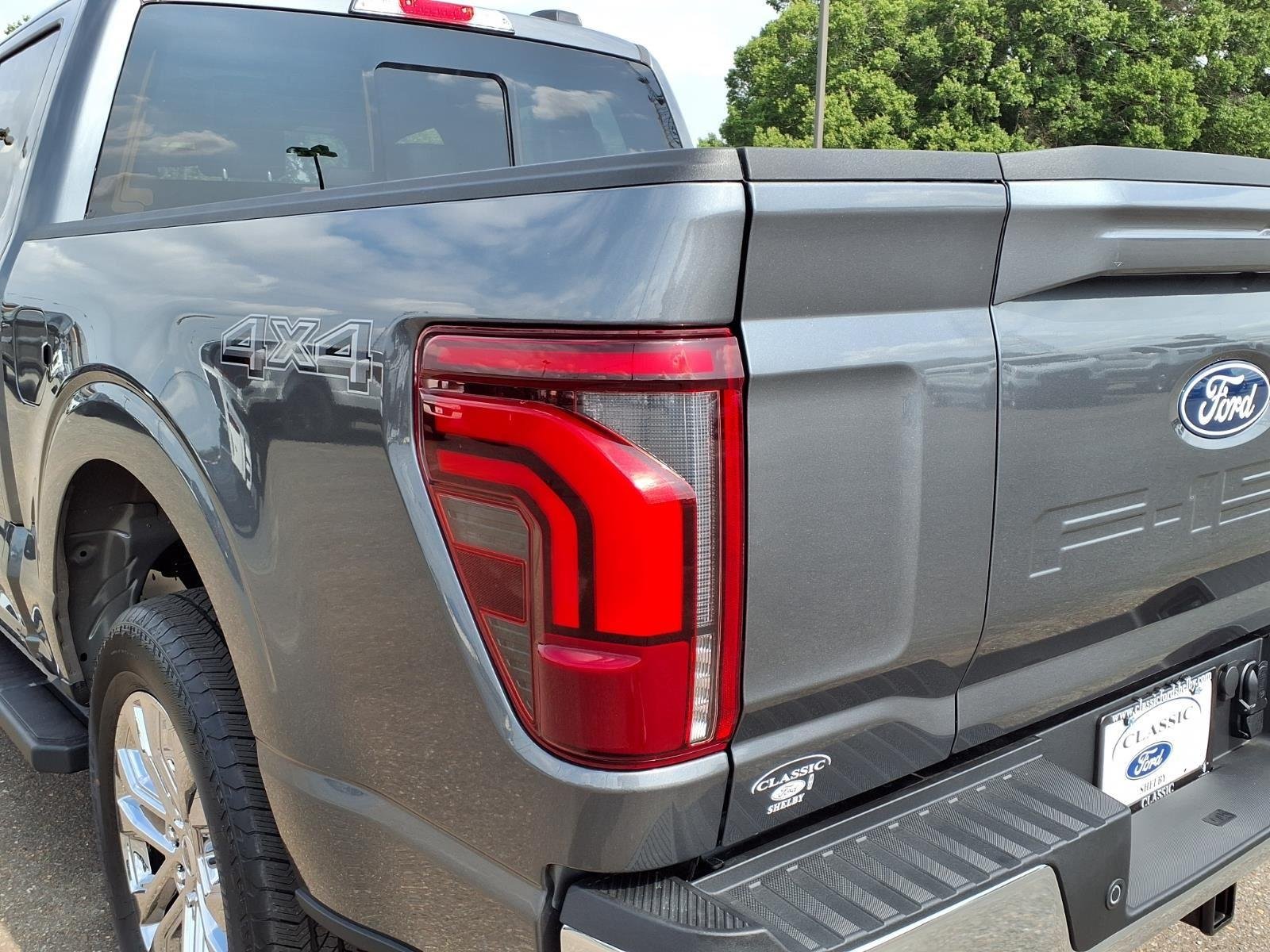 New 2026 Carbonized Gray Metallic Ford Lariat® image 18