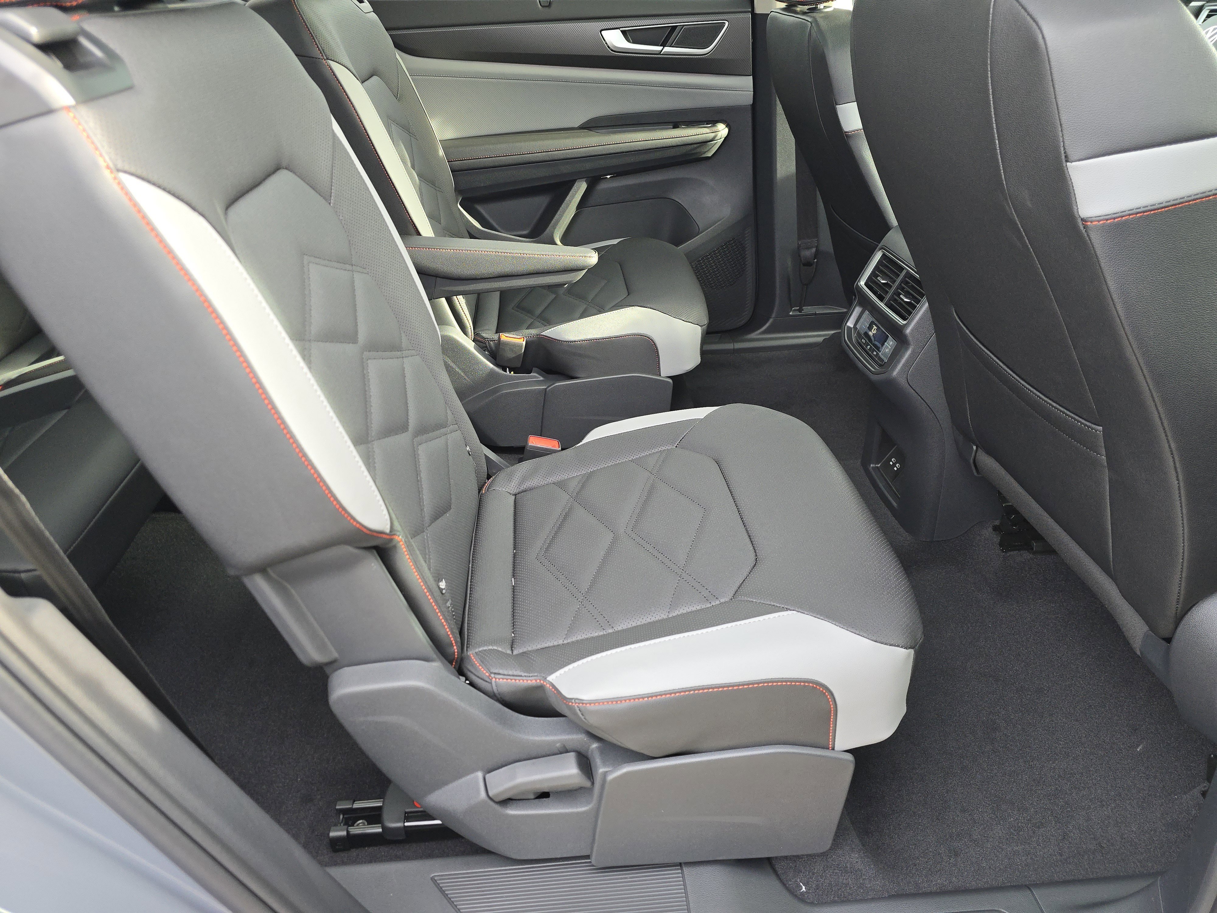 New 2026 Pure Gray Volkswagen 2.0T Peak Edition image 18