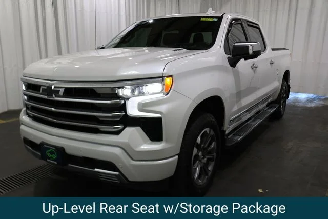 Used 2025 Pearl Chevrolet High Country image 7