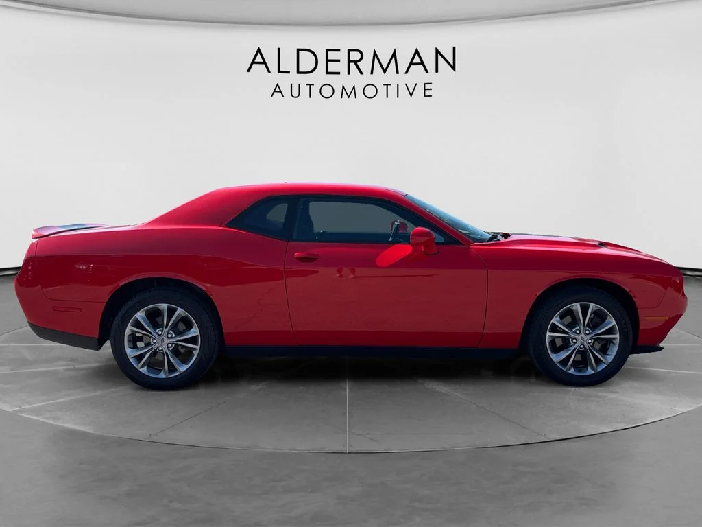 Used 2020 Red Dodge SXT image 6