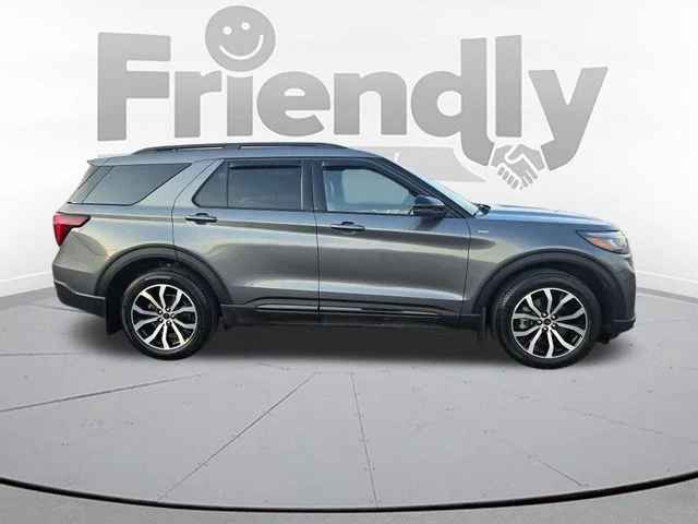 Used 2025 Gray Ford ST-Line image 4
