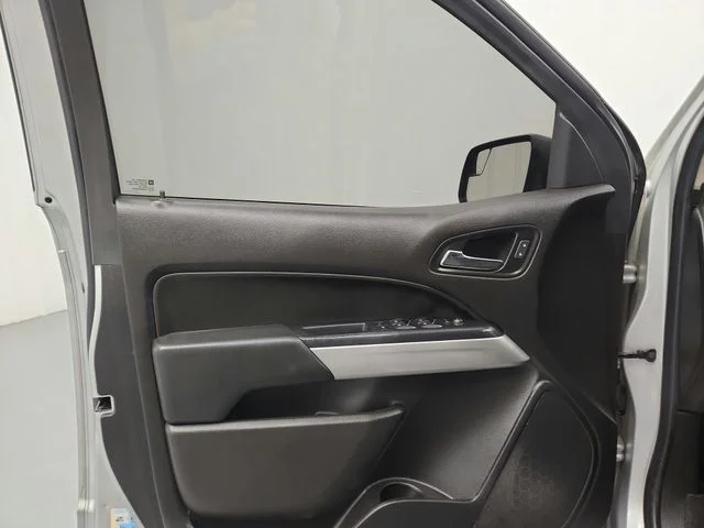 Used 2018 Silver Chevrolet LT image 25