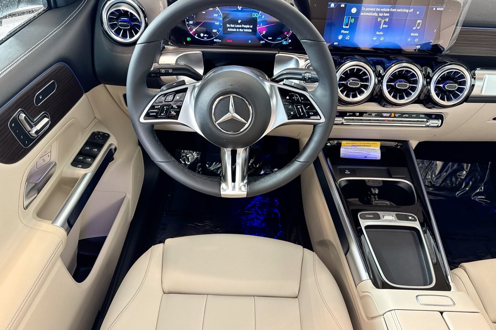 New 2026 Polar White Mercedes-Benz GLB 250 image 20