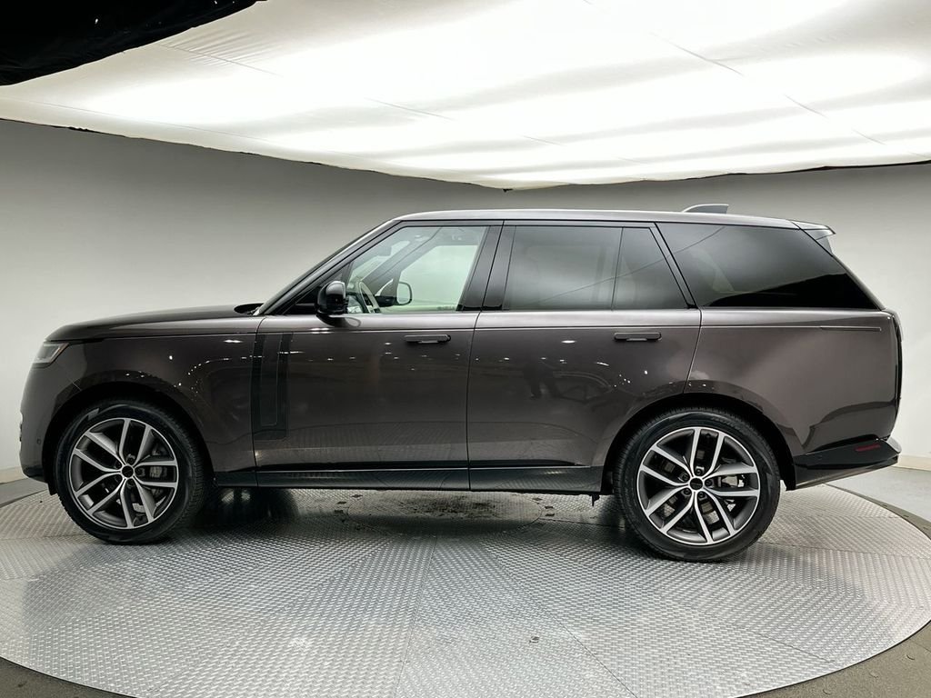 New 2026 Charente Grey Land Rover SE image 2