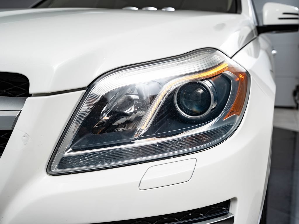 Used 2016 Polar White Mercedes-Benz GL 450 image 15