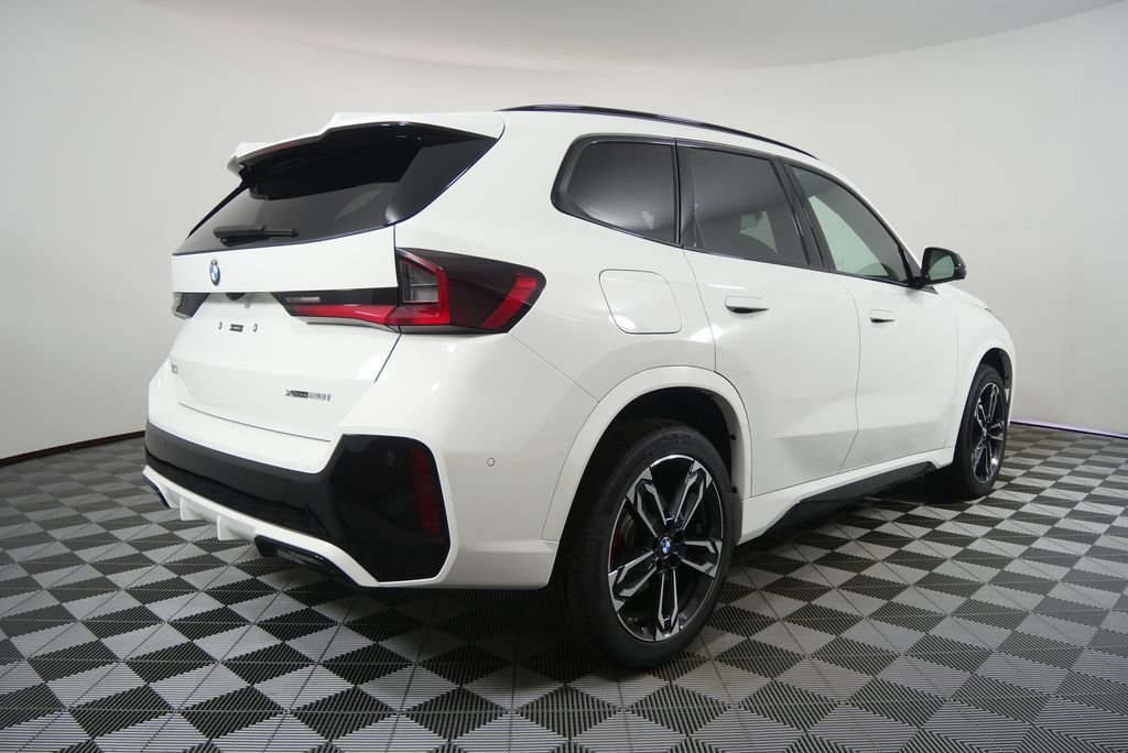 New 2026 Alpine White BMW xDrive28i image 3