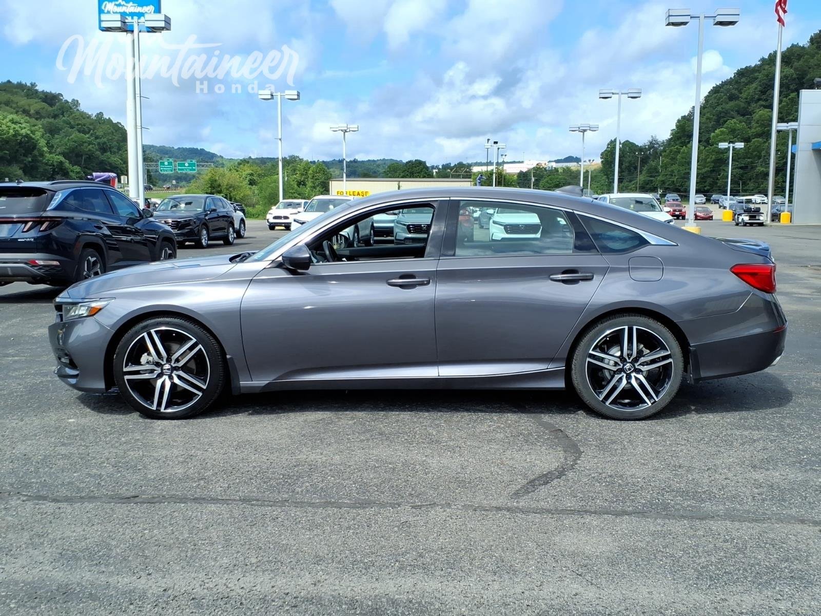 Used 2019 Modern Steel Metallic Honda Sport image 4