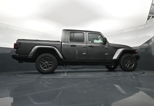 New 2026 Granite Crystal Metallic Clear-Coat Exterior Paint Jeep Sport S image 24