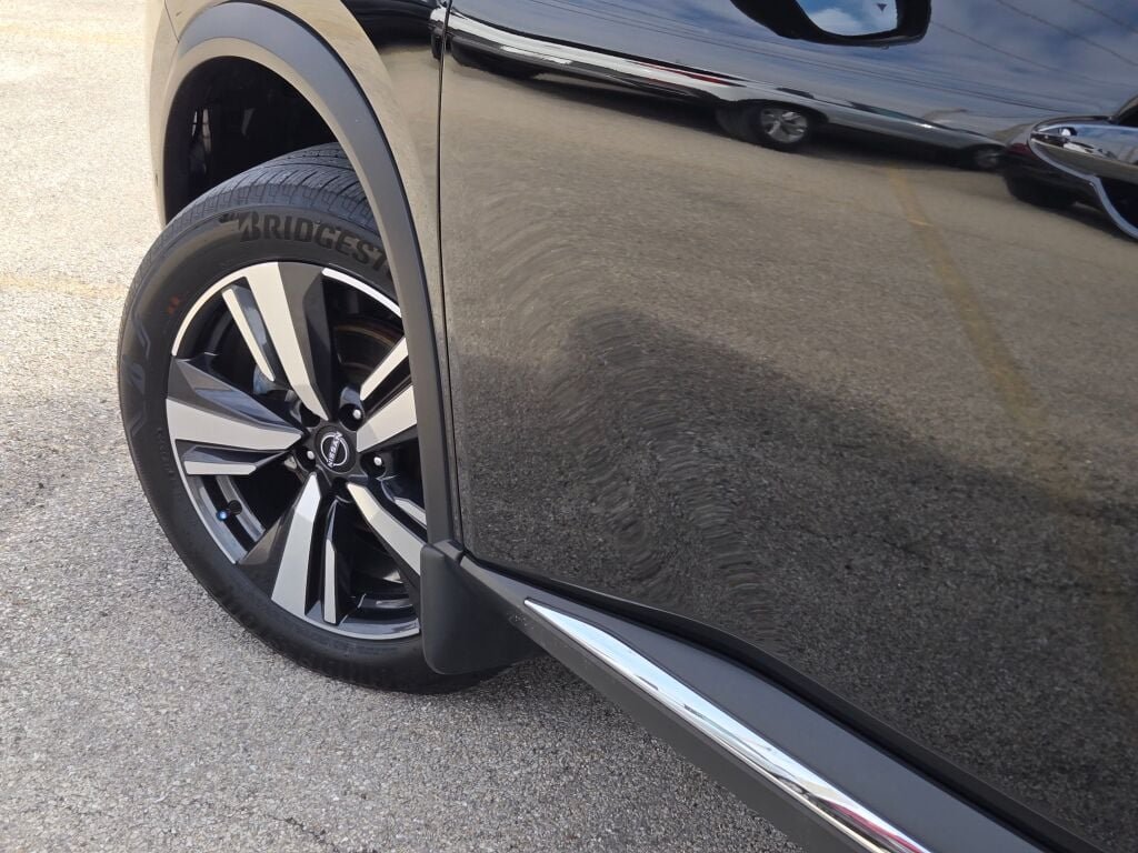 Certified Used 2023 Black Nissan Platinum image 18