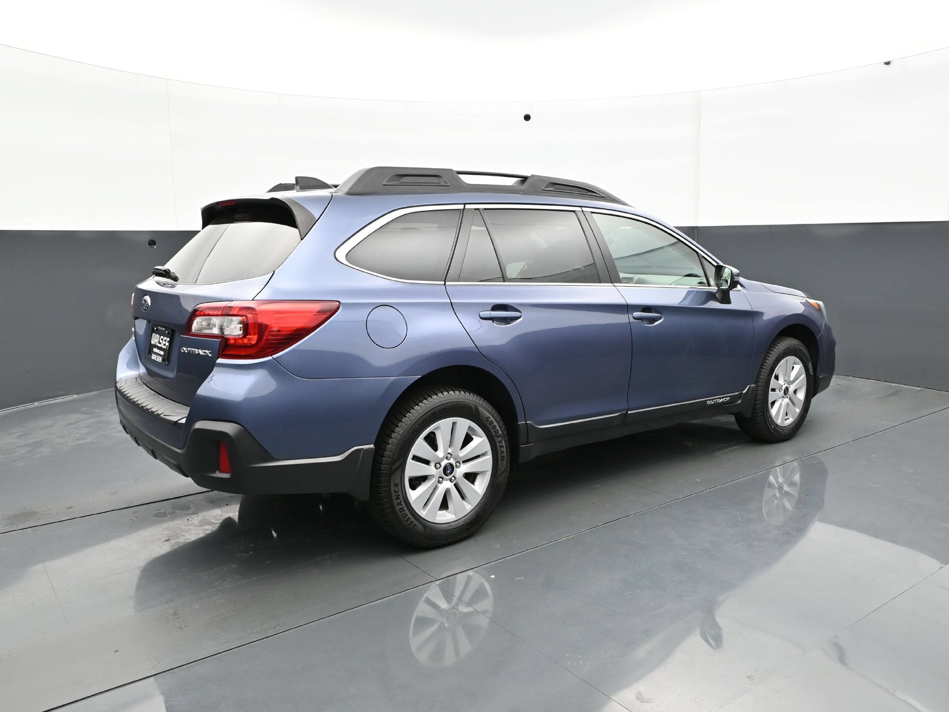 Used 2018 Twilight Blue Metallic Subaru 2.5i Premium image 7