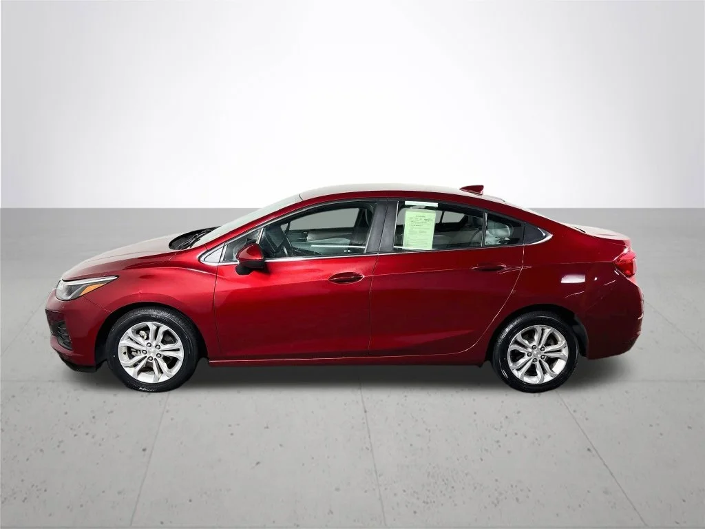 Used 2019 Red Chevrolet LT image 9