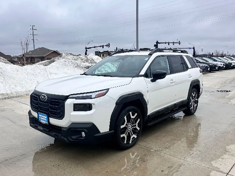 New 2026 CRYSTAL WHITE PEARL Subaru Touring image 2