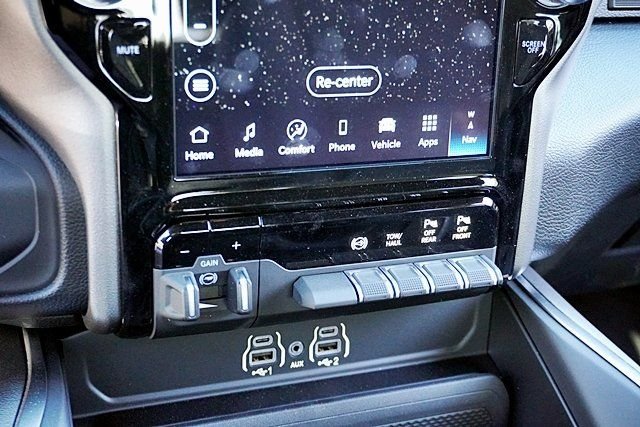 New 2026 Bright White Clear-Coat Exterior Paint RAM Big Horn image 33