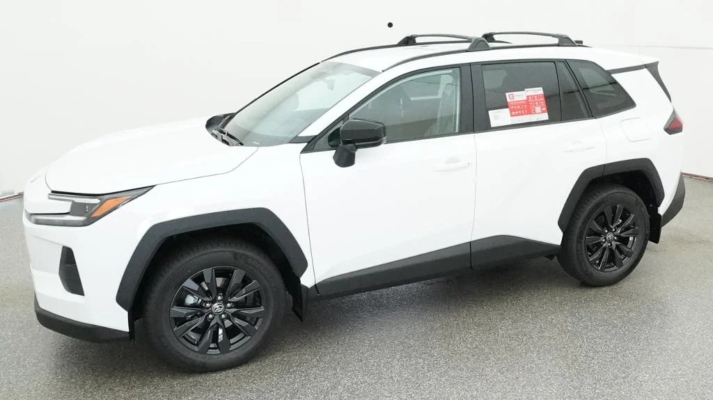 New 2026 Ice Cap Toyota XLE Premium image 5