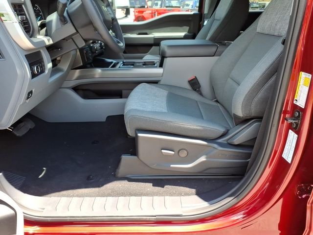 New 2026 Ruby Red Metallic Tinted Clearcoat Ford XLT image 17