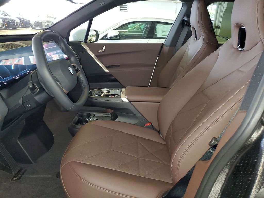 2026 BMW iX 60 - Photo 16
