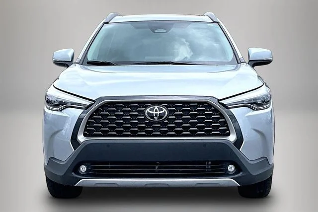Used 2024 Silver Toyota XLE image 3