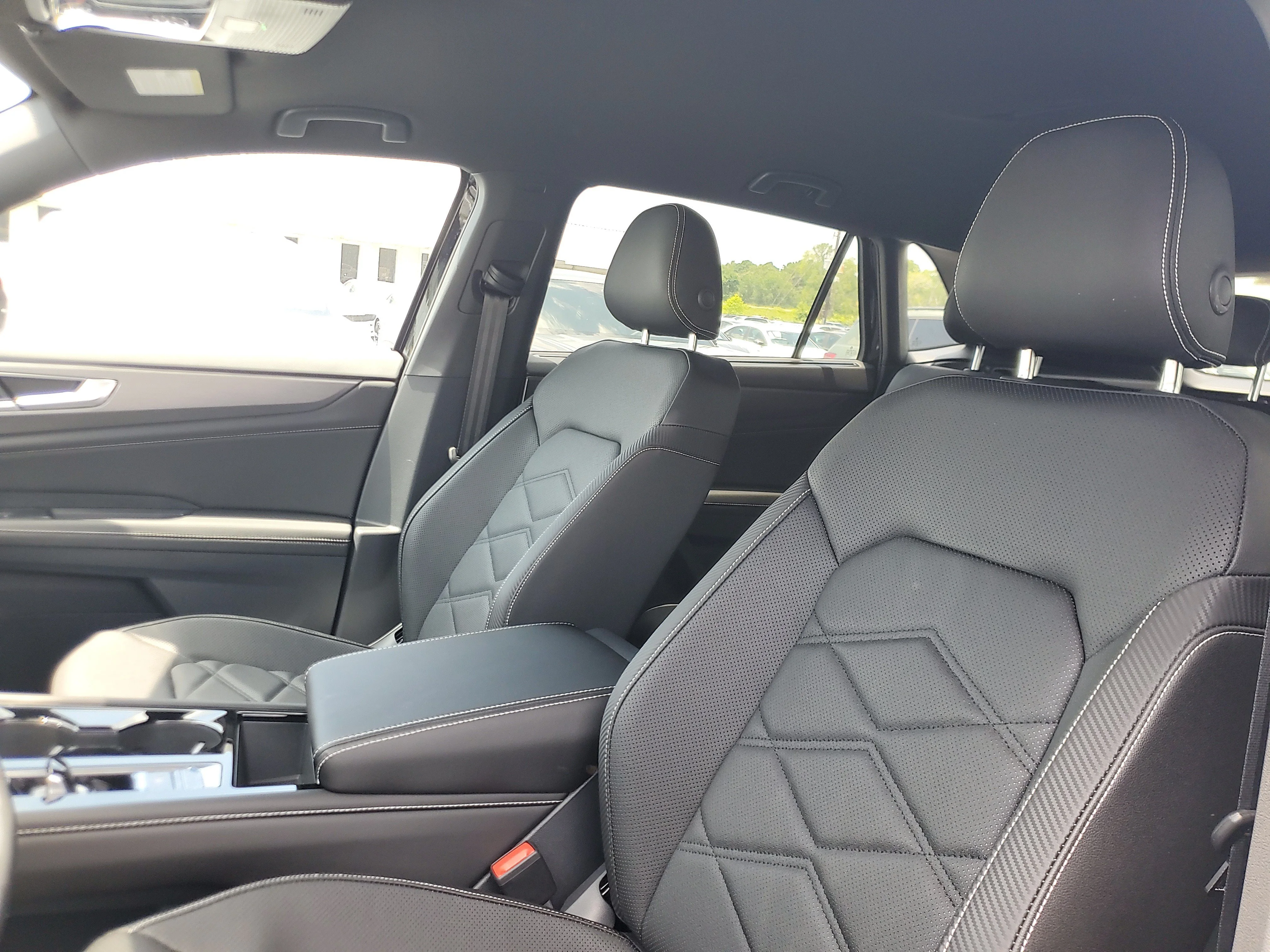 New 2026 Black Volkswagen 2.0T SE w/Technology image 16