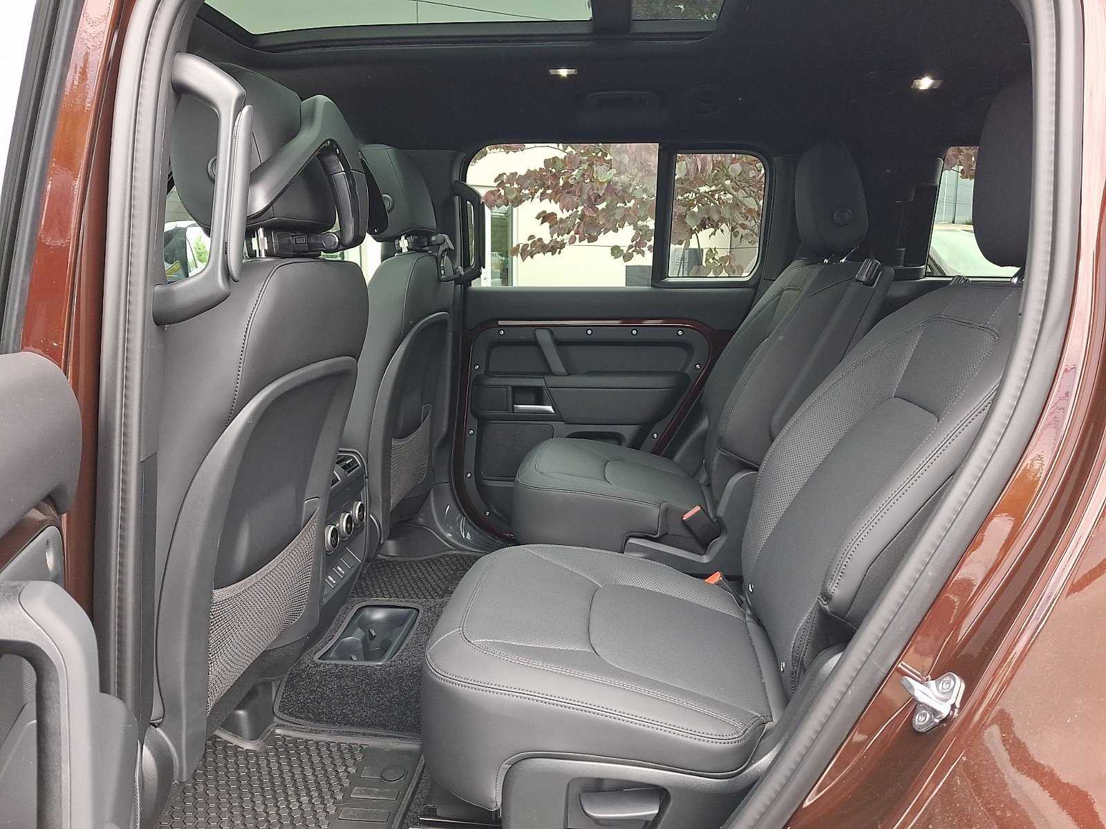 New 2026 Sedona Red LAND ROVER S image 8