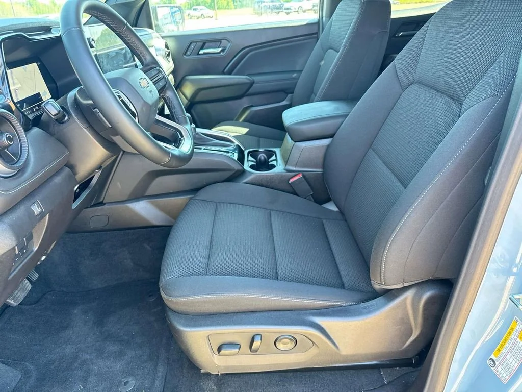 2026 Chevrolet Colorado LT - Photo 30