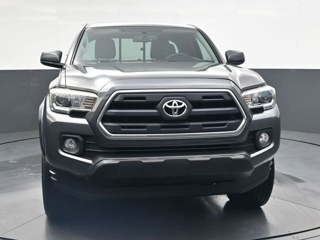 Used 2016 Gray Toyota SR5 image 11