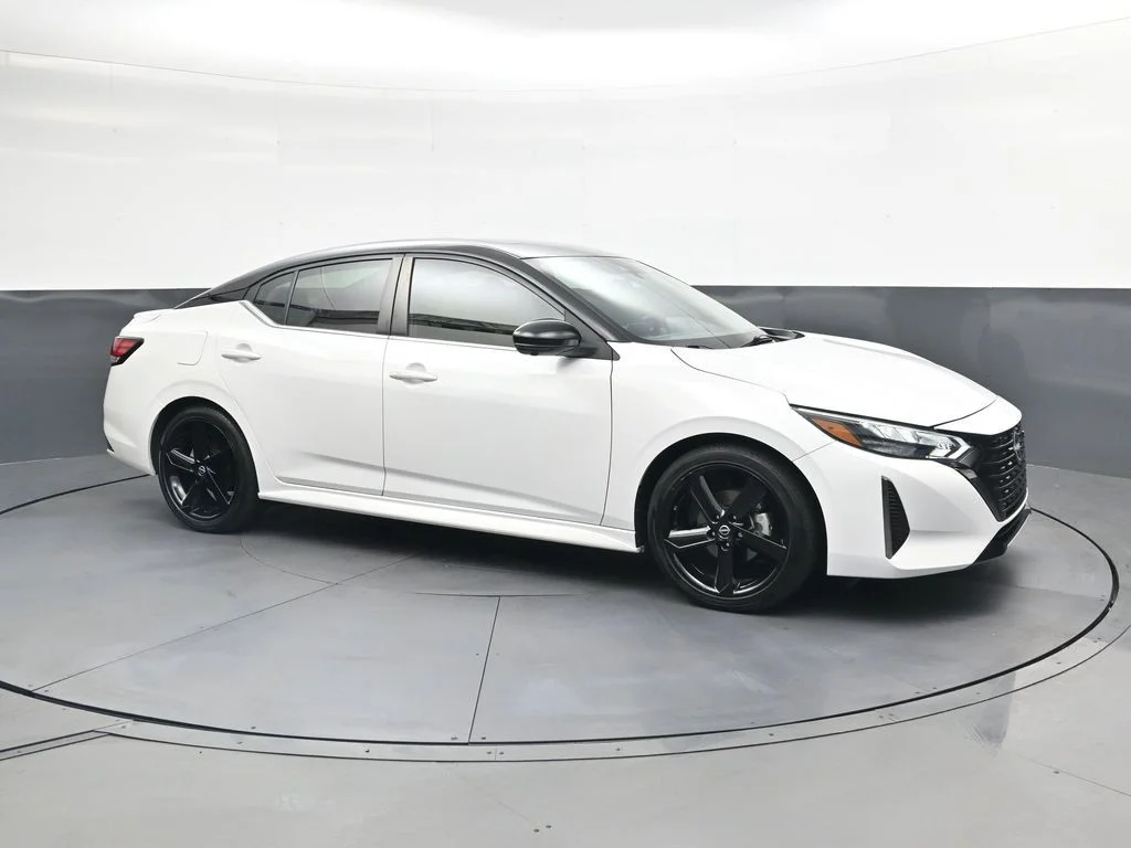 Used 2024 White Nissan SR image 4