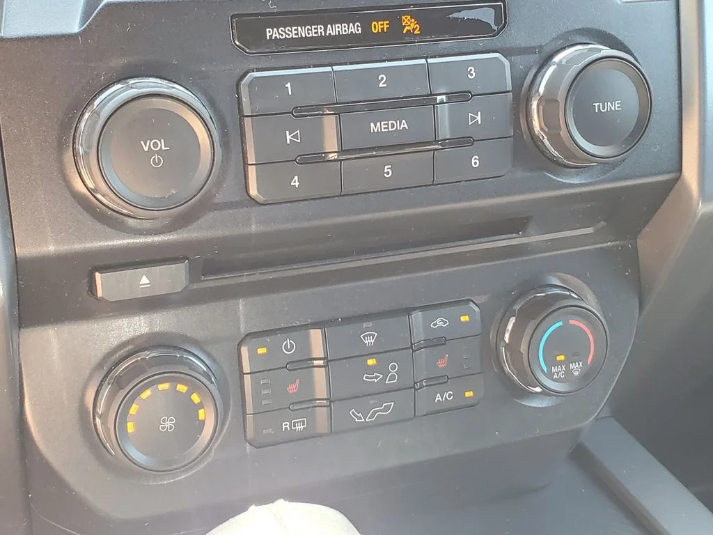 Used 2018 Black Ford  image 18
