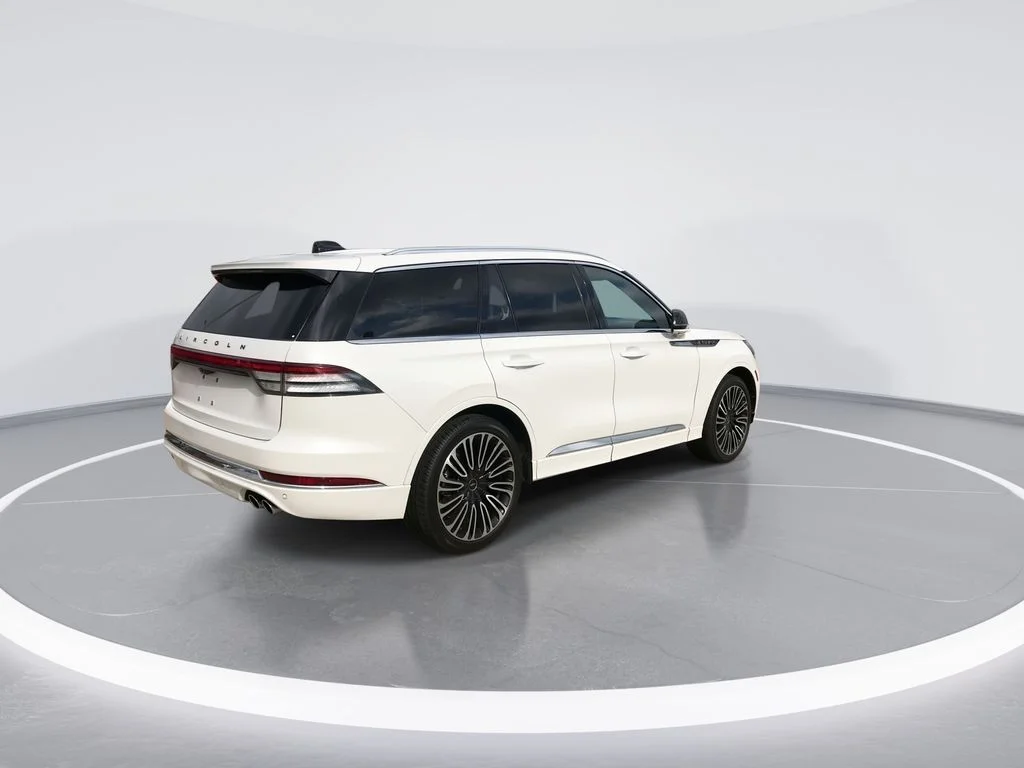 Used 2025 White Lincoln Black Label image 8