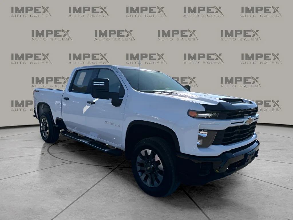 Used 2024 White Chevrolet Custom image 7