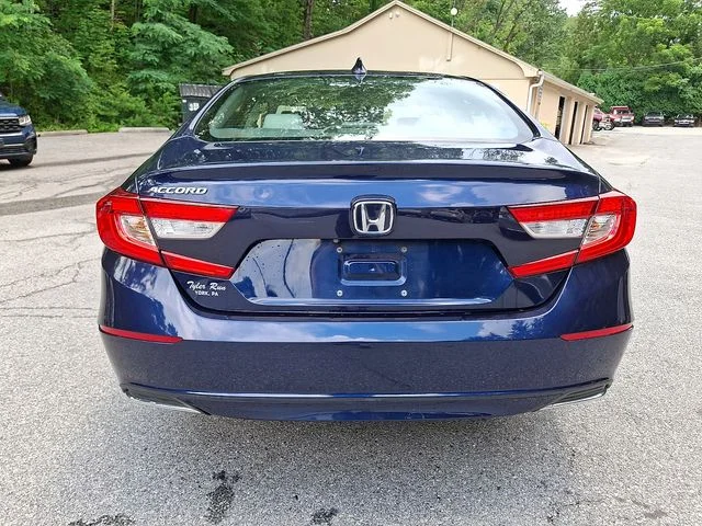 Used 2018 Blue Honda LX image 7
