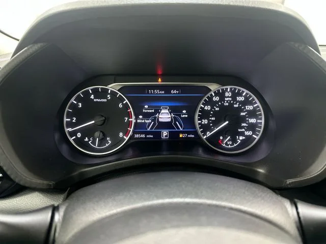 Used 2025 White Nissan SR image 11