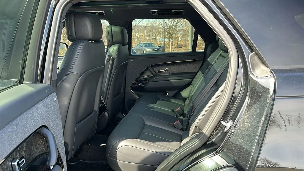 Used 2023 Black Land Rover SE image 21
