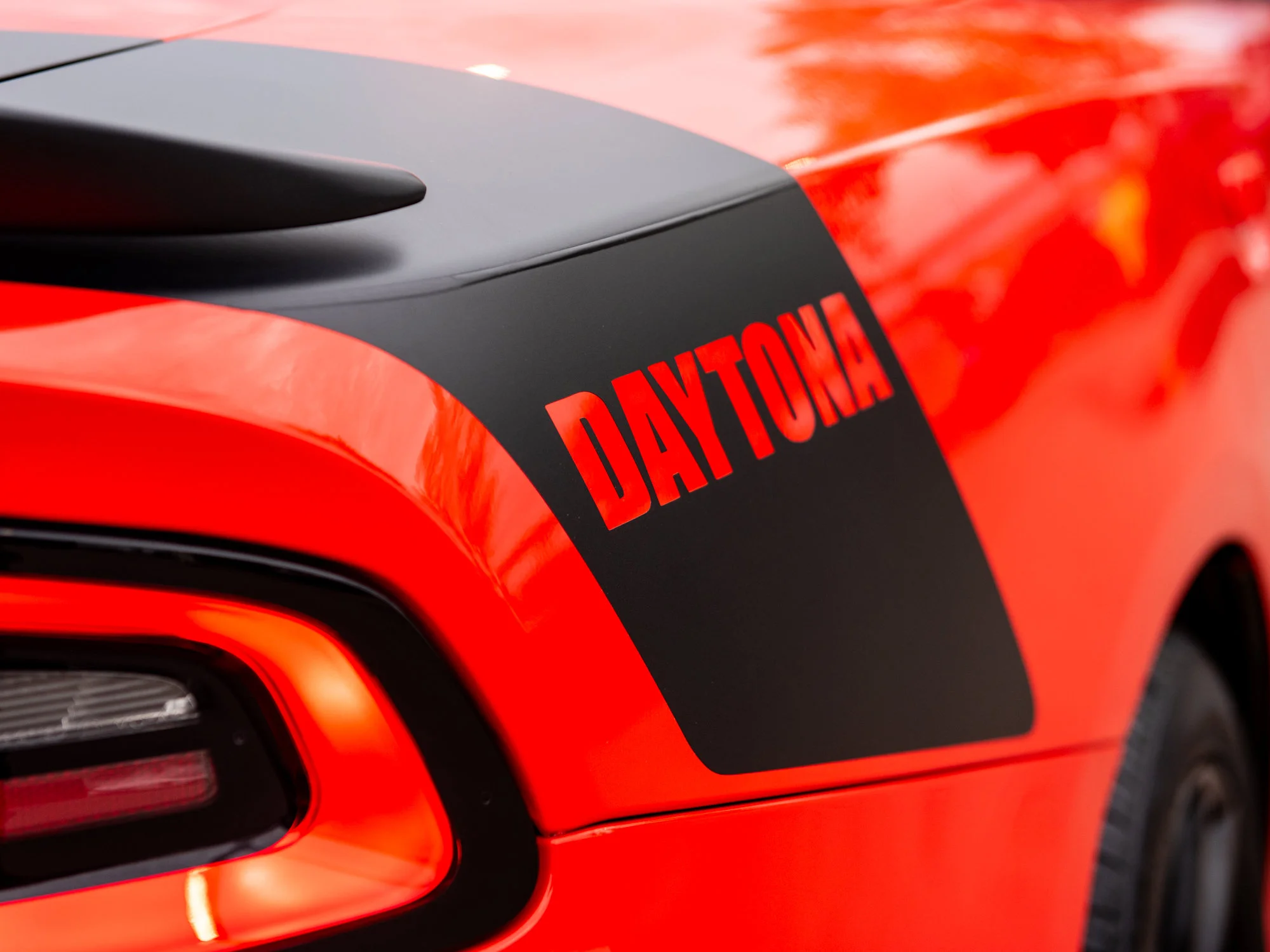 Used 2023 go mango Dodge Scat Pack 392* | 6.4L HEMI V8 | 485 HP | Brembo Brakes | Sunroof | image 17