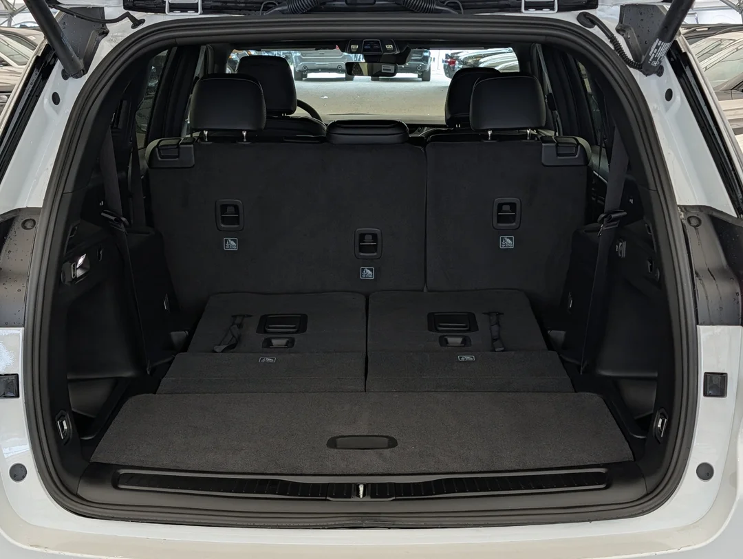 New 2026 White Jeep Altitude - - 4x4 - 20 Gloss Black Wheels - Remote Start - Capri Leatherette & More! image 31