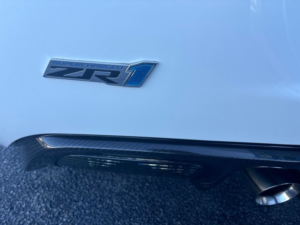 Used 2010 White Chevrolet ZR1 image 5