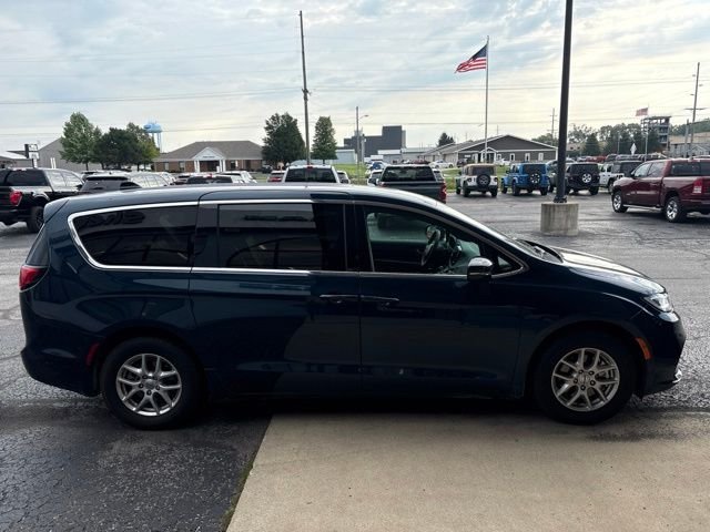 Used 2025 Blue Chrysler Select image 6
