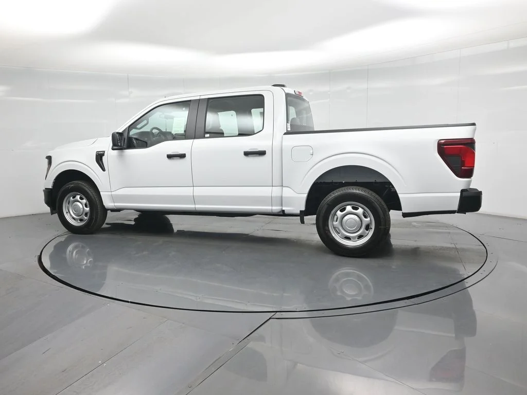 New 2026 Oxford White Ford XL image 6