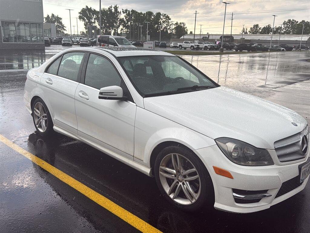 Used 2013 Polar White Mercedes-Benz C 300 Luxury image 3