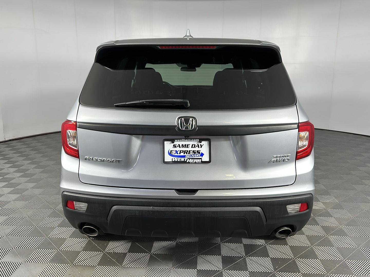 Used 2019 Lunar Silver Metallic Honda Sport image 21