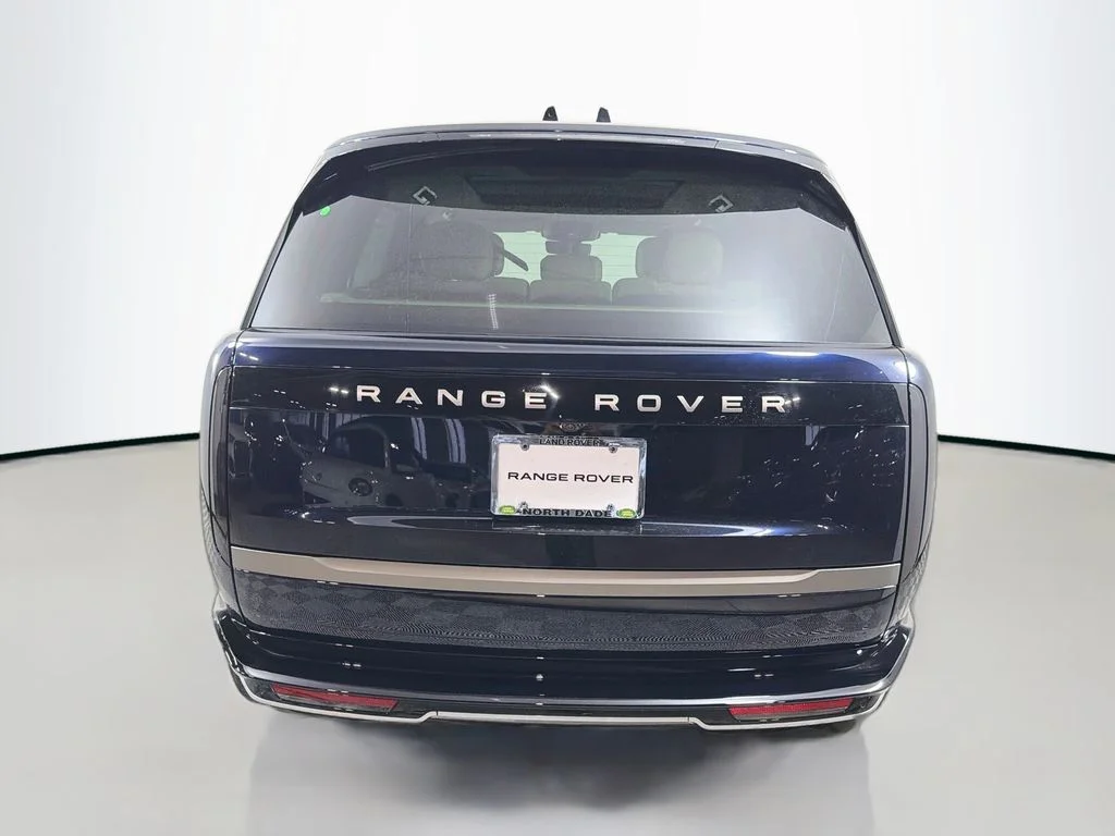 New 2026 Constellation Blue Ultra Metallic Gloss Land Rover SE LWB 7-Seats / V8 image 6